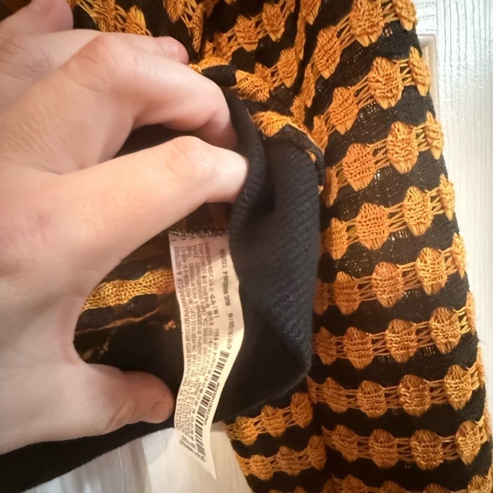 Zara Chic Black and Orange Knit Sweater - Picture 3 of 5